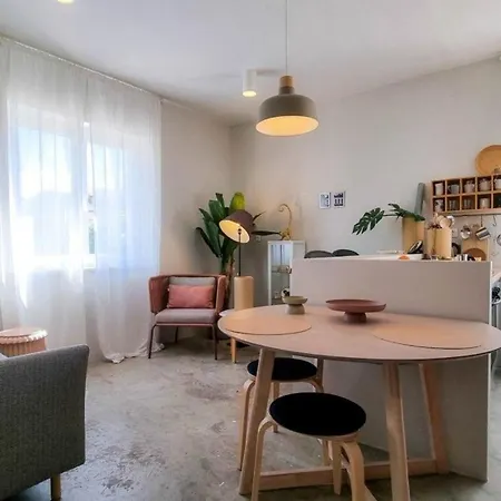Ferienwohnung Fur 2 Personen Ca 64 Qm In Novigrad, Istrien Istrische Riviera *